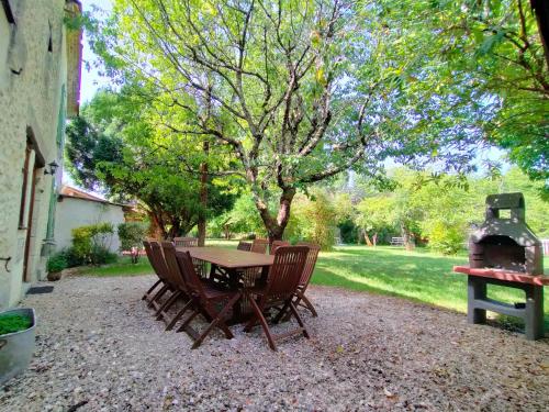 Domaine Jasmin, 6 Gîtes typiquement Charentais avec Piscines