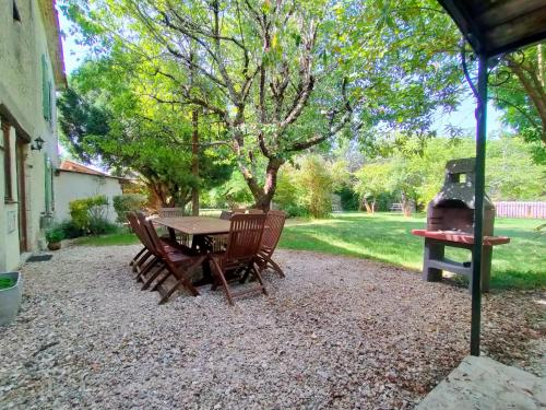 Domaine Jasmin, 6 Gîtes typiquement Charentais avec Piscines