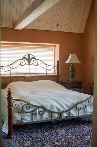 1 queen bed
