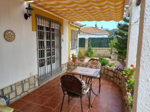 Twin Room with Private Bathroom and Terrace image 4