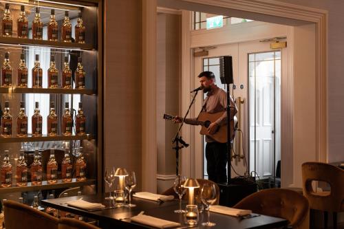 Tullyglass House Hotel - image 7