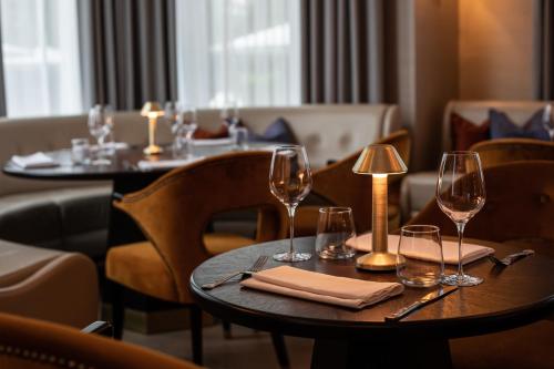 Tullyglass House Hotel - image 10