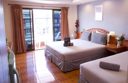 room detail thumbnail 0