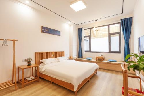 1 queen bed