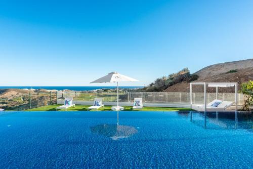 High end large ground floor with luxury private pool and sea views, Málaga (fotografie 6)
