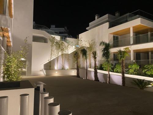 High end large ground floor with luxury private pool and sea views, Málaga (fotografie 7)
