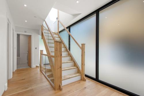 Picture of Dalston Three Bed Apartment By Mysquare