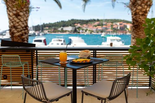 餐飲選擇, Boutique rooms Kastel Ismaeli in 韋拉盧卡