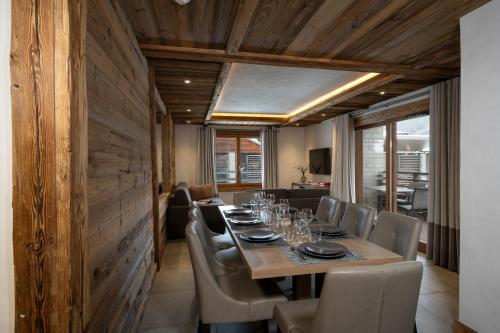 3 bedrooms, 6 beds