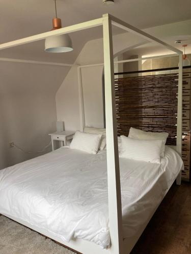 Rustig appartement in het groen met terras in 里特