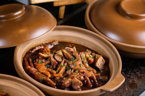 367132803 Crowne Plaza Wuxi Taihu by IHG