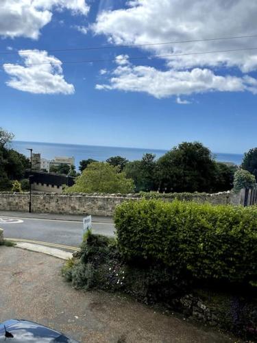 Lottie's Lookout, Ventnor with fantastic Sea Views