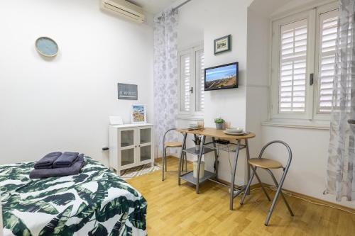  Apartment Kalalarga, Pension in Makarska