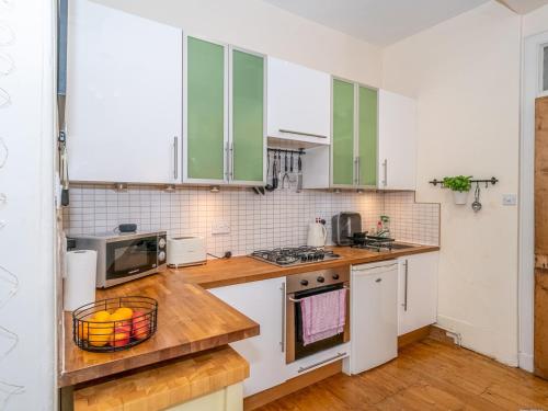 Pass the Keys Superb 1 Bed Flat in Traditional Victorian Building