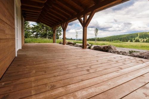 Erkély/terasz, Roubenka na jelení hoře (Roubenka na jeleni hore) in Horní Blatná