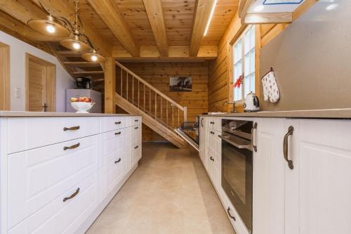 Konyha, Roubenka na jelení hoře (Roubenka na jeleni hore) in Horní Blatná