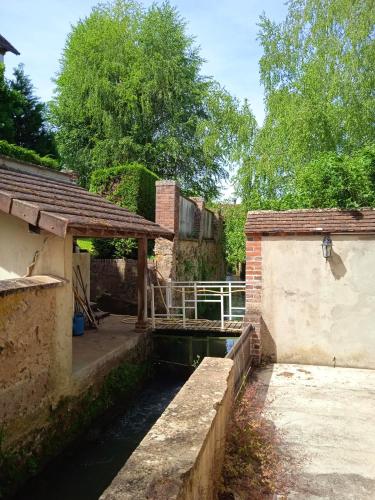 Maison de 3 chambres avec jardin clos et wifi a Cezy