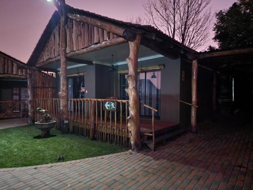 Viesnīcas āriene, The Log Cabin Apartments Hotel in Standerton