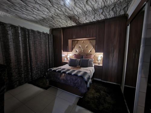 The Log Cabin Apartments Hotel in Standerton