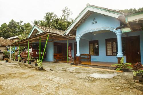 OYO Homes 91089 Desa Wisata Air Terjun Way Kalam Syariah