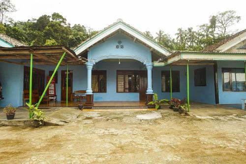 OYO Homes 91089 Desa Wisata Air Terjun Way Kalam Syariah