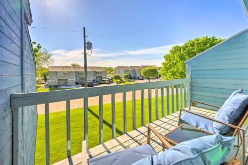 Sunny South Haven Condo Less Than 1 Mi to Beaches!