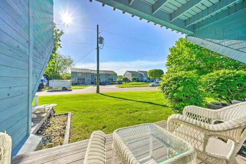 Sunny South Haven Condo Less Than 1 Mi to Beaches!