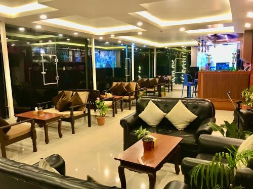 Restaurant, Mount Everest Hotel & Resort Nagarkot in Baluwapati Deupur