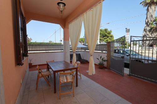 Golden Beach Home Holiday - Avola