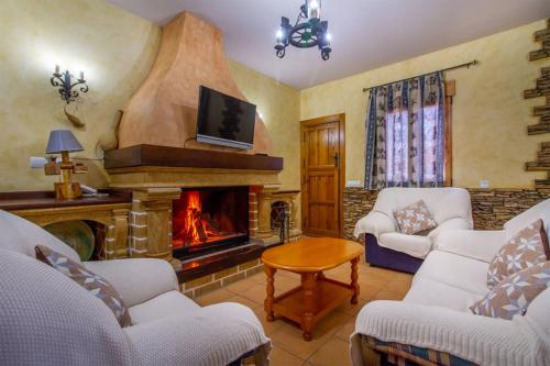 . Lujosa Casa Rural el Altico con barbacoa, chimenea y zona infantil