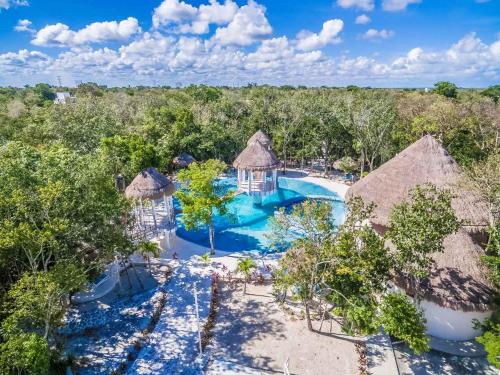 Relaxing comfortable jungle view Eklum Villa Rivera Maya Puerto Morelos POOL AC GYM GATED COMMUNITY in Puerto Morelos, Mexico