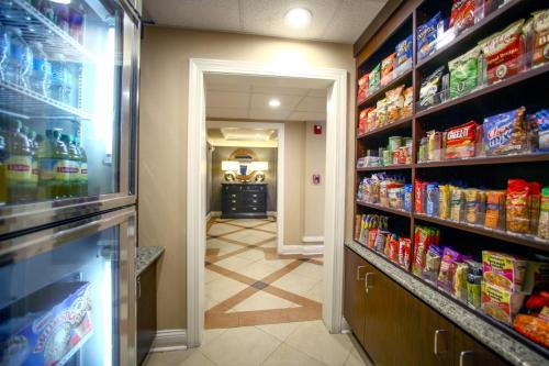 Holiday Inn Express Hotel & Suites - Atlanta/Emory University Area, an IHG Hotel