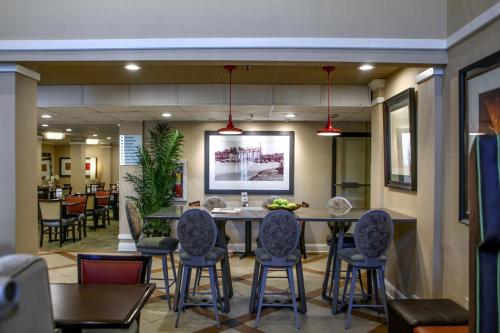 Holiday Inn Express Hotel & Suites - Atlanta/Emory University Area, an IHG Hotel