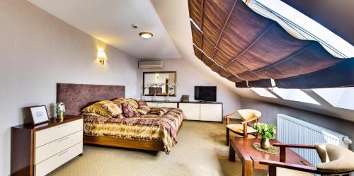 1 double bed, 1 sofa bed