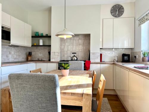 Létesítmények, Brecon View by Switchback Stays in Shaftbury