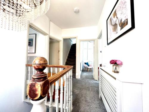 Előcsarnok, Brecon View by Switchback Stays in Shaftbury