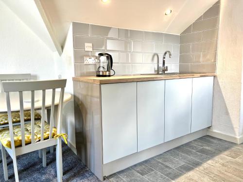 Konyha, Brecon View by Switchback Stays in Shaftbury