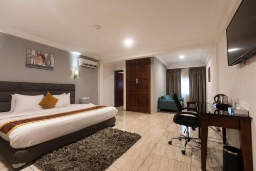 Suite, executive