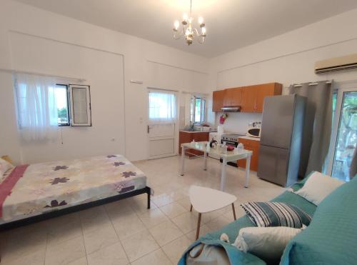 Traditional fully equipped house next to the beach gîte à louer Plataneró