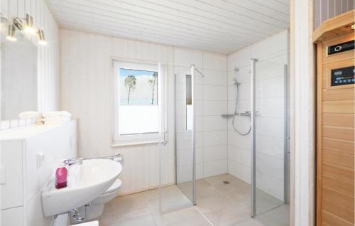 Lilly 966m von Strandweg entfernt