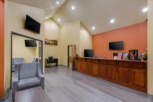 Americas Best Value Inn & Suites - image 14