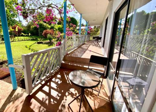 Erkély/terasz, Kahina Lodge near Easter Island Repülőtér