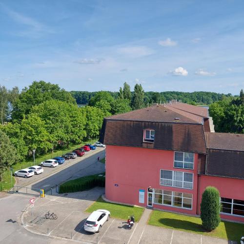 Bližnja okolica, Hotel Svet in Trebon