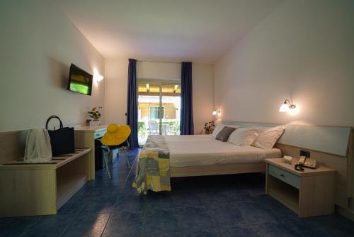1 queen bed