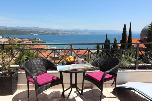  Apartments Seccareccia, Pension in Opatija