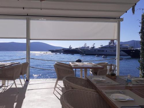 un site calme et unique au Montenegro Loue des logements les pieds dans l eau avec plage privée en face de l ile Saint Marco - image 5