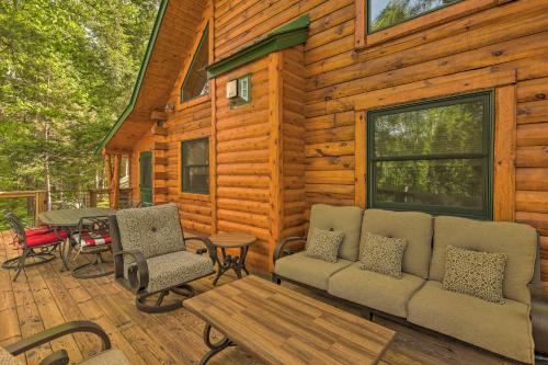Rainbow Lodge at Scenic Double J River Camp in Irons, USA