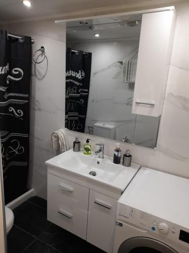 Luxury apartment in Sepolia - image 10