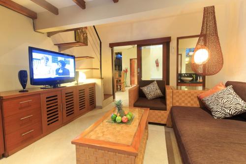 One-Bedroom Villa with Private Pool and Free Floating Breakfast image 2