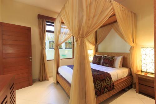 One-Bedroom Villa with Private Pool and Free Floating Breakfast room in Villa Seriska Seminyak